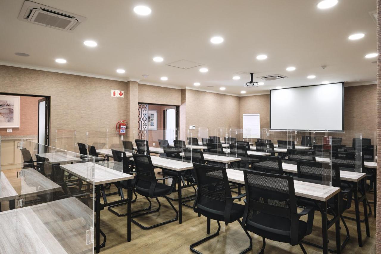 Alluvia Boutique Winery & Luxury Accommodation Stellenbosch Ngoại thất bức ảnh Classroom