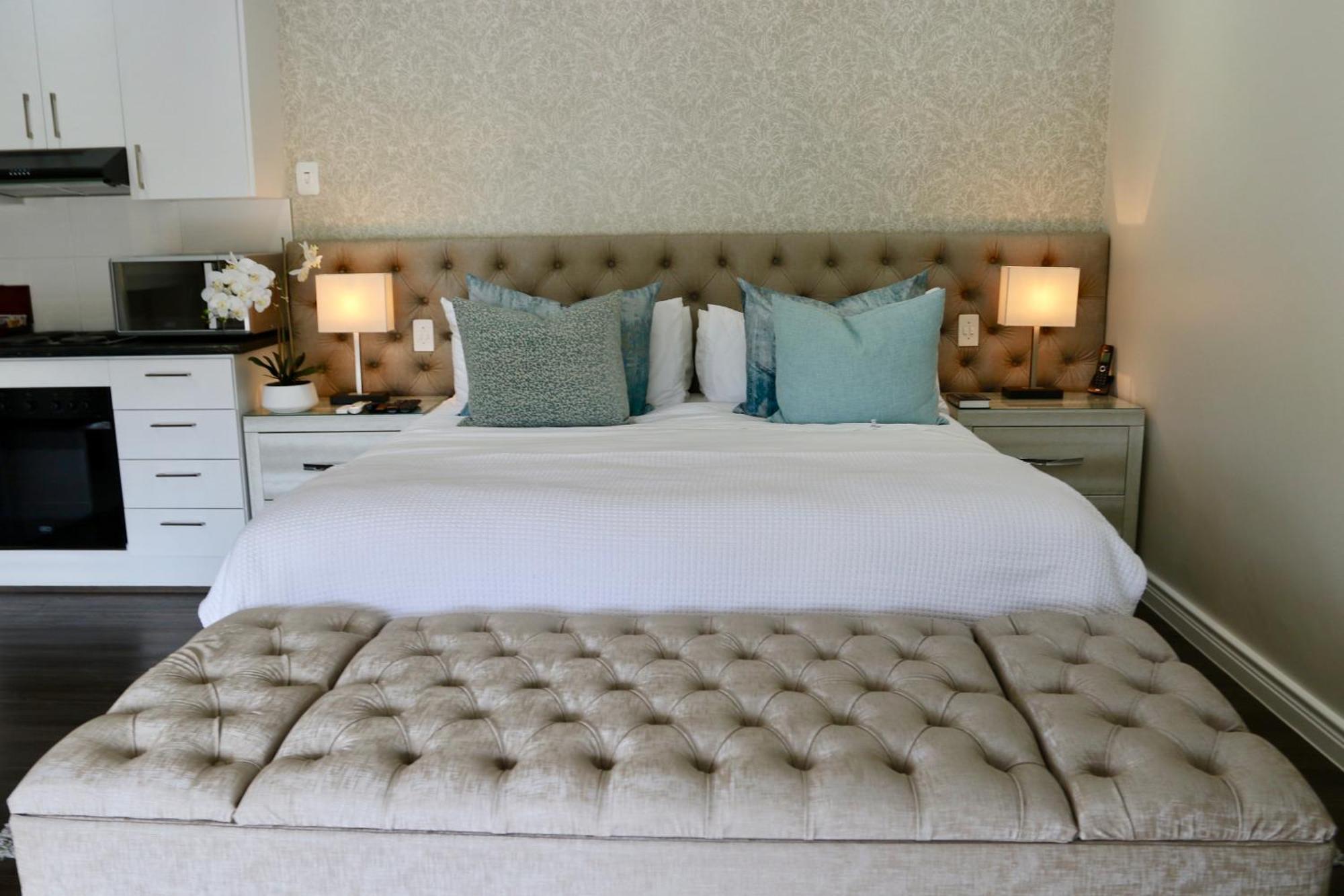 Alluvia Boutique Winery & Luxury Accommodation Stellenbosch Phòng bức ảnh A bedroom at the hotel
